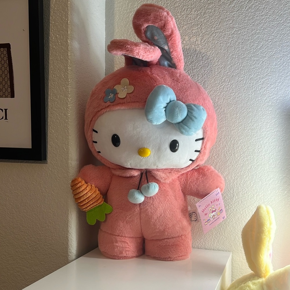 Hello kitty greeter